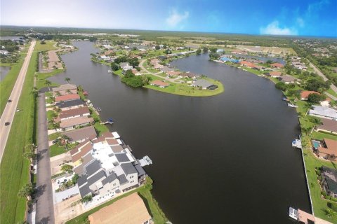 Adosado en venta en Lake Suzy, Florida, 3 dormitorios, 224.27 m2 № 1912723 - foto 4