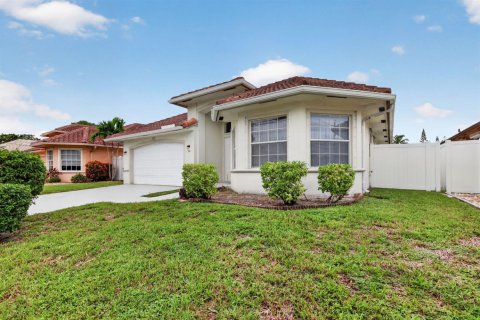 Villa ou maison à vendre à Dania Beach, Floride: 3 chambres, 231.14 m2 № 2402081 - photo 3