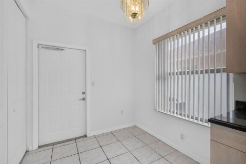 Villa ou maison à vendre à Dania Beach, Floride: 3 chambres, 231.14 m2 № 2402081 - photo 17
