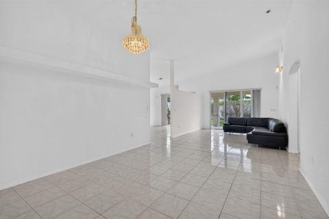 Villa ou maison à vendre à Dania Beach, Floride: 3 chambres, 231.14 m2 № 2402081 - photo 7