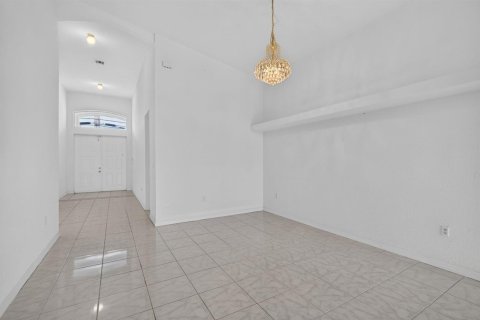 Villa ou maison à vendre à Dania Beach, Floride: 3 chambres, 231.14 m2 № 2402081 - photo 5