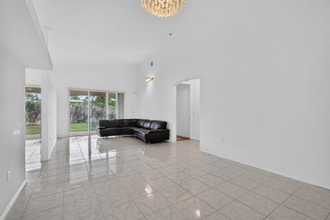 Villa ou maison à vendre à Dania Beach, Floride: 3 chambres, 231.14 m2 № 2402081 - photo 8