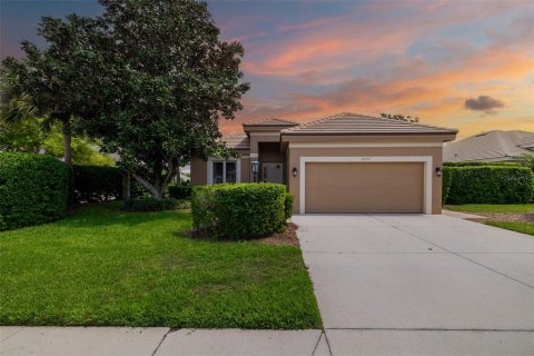 House in Bradenton, Florida 2 bedrooms, 188.87 sq.m. № 2101146
