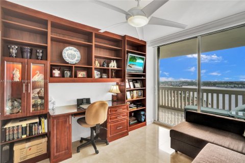 Condominio en venta en Aventura, Florida, 3 dormitorios, 157.56 m2 № 1862712 - foto 28
