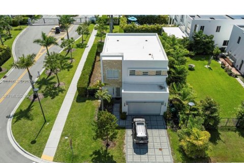 Villa ou maison à vendre à Doral, Floride: 4 chambres, 223.15 m2 № 2024400 - photo 12