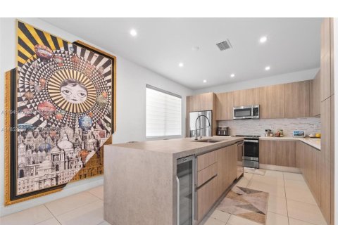 Villa ou maison à vendre à Doral, Floride: 4 chambres, 223.15 m2 № 2024400 - photo 6