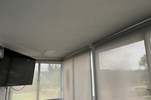 Condo in West Palm Beach, Florida, 1 bedroom  № 2387918 - photo 10