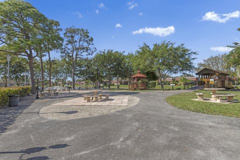 Copropriété à louer à Lake Worth, Floride: 2 chambres, 100.43 m2 № 1026109 - photo 1