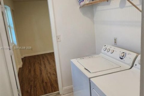 Apartamento en alquiler en Lake Worth, Florida, 3 dormitorios, 189.52 m2 № 1992909 - foto 5