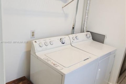 Apartamento en alquiler en Lake Worth, Florida, 3 dormitorios, 189.52 m2 № 1992909 - foto 6