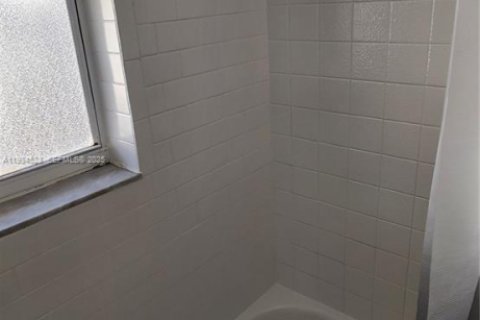 Apartamento en alquiler en Lake Worth, Florida, 3 dormitorios, 189.52 m2 № 1992909 - foto 11