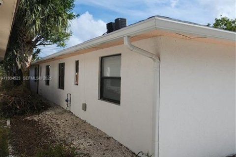 Apartamento en alquiler en Lake Worth, Florida, 3 dormitorios, 189.52 m2 № 1992909 - foto 2