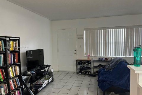 Condominio en alquiler en Miami, Florida, 1 dormitorio, 56.48 m2 № 1881726 - foto 7