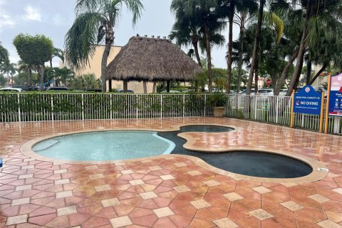 Condominio en alquiler en Miami, Florida, 1 dormitorio, 56.48 m2 № 1881726 - foto 20