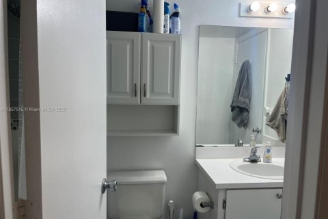 Condominio en alquiler en Miami, Florida, 1 dormitorio, 56.48 m2 № 1881726 - foto 9