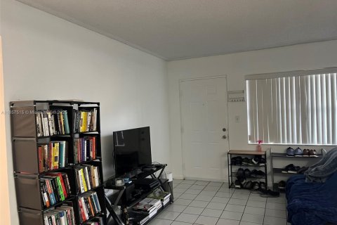 Condominio en alquiler en Miami, Florida, 1 dormitorio, 56.48 m2 № 1881726 - foto 5