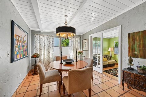 House in Sarasota, Florida 4 bedrooms, 180.79 sq.m. № 2430326 - photo 4