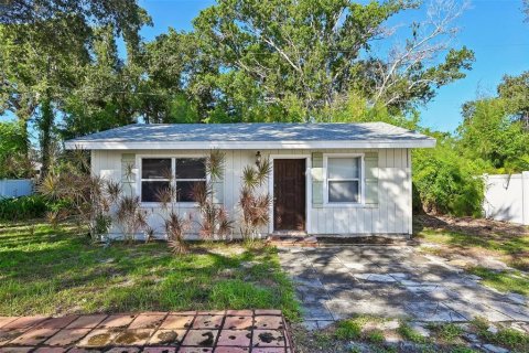 House in Sarasota, Florida 4 bedrooms, 180.79 sq.m. № 2430326 - photo 13