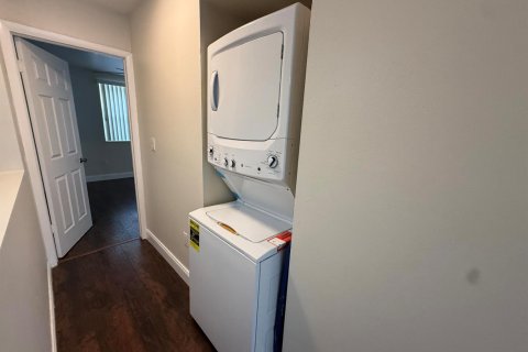 Townhouse in Sunrise, Florida 2 bedrooms, 97.55 sq.m. № 2381648 - photo 8