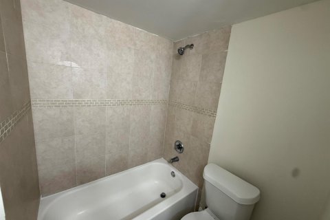 Townhouse in Sunrise, Florida 2 bedrooms, 97.55 sq.m. № 2381648 - photo 26