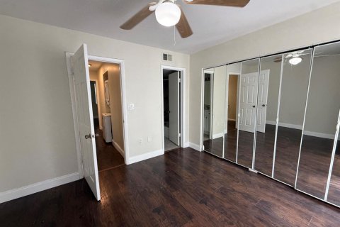 Townhouse in Sunrise, Florida 2 bedrooms, 97.55 sq.m. № 2381648 - photo 11