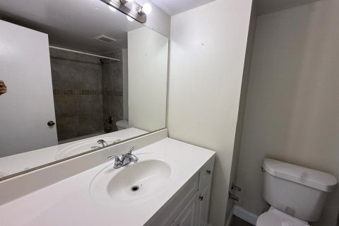 Townhouse in Sunrise, Florida 2 bedrooms, 97.55 sq.m. № 2381648 - photo 20