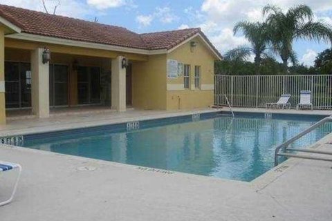 Townhouse in Sunrise, Florida 2 bedrooms, 97.55 sq.m. № 2381648 - photo 28