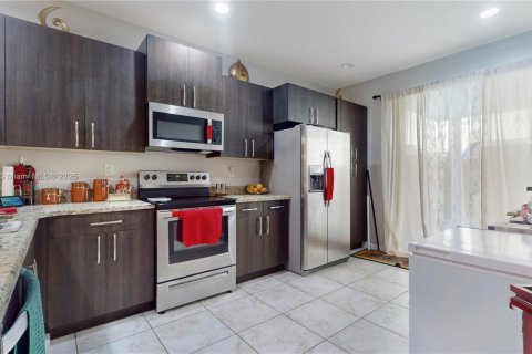 Touwnhouse à vendre à Homestead, Floride: 4 chambres, 178 m2 № 1928908 - photo 6