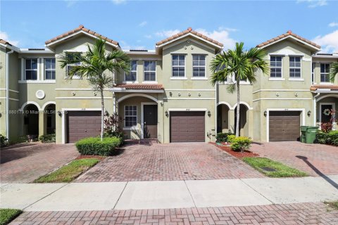 Touwnhouse à vendre à Homestead, Floride: 4 chambres, 178 m2 № 1928908 - photo 1