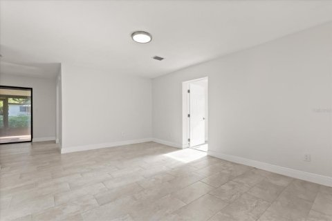 Villa ou maison à louer à Orlando, Floride: 4 chambres, 130.43 m2 № 1901119 - photo 5