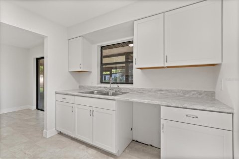 Villa ou maison à louer à Orlando, Floride: 4 chambres, 130.43 m2 № 1901119 - photo 4