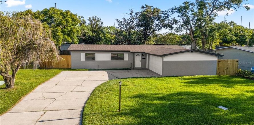 Casa en Orlando, Florida 4 dormitorios, 130.43 m2 № 1901119