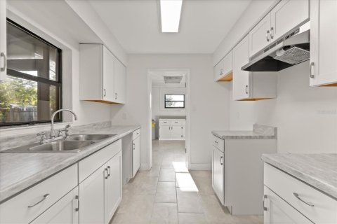 Villa ou maison à louer à Orlando, Floride: 4 chambres, 130.43 m2 № 1901119 - photo 3