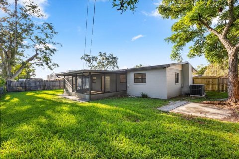 Villa ou maison à louer à Orlando, Floride: 4 chambres, 130.43 m2 № 1901119 - photo 21