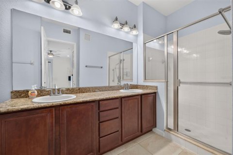Copropriété à vendre à Orlando, Floride: 3 chambres, 154.96 m2 № 2399259 - photo 15