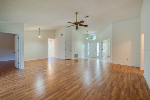 Casa en venta en Lake Mary, Florida, 4 dormitorios, 163.32 m2 № 2215598 - foto 4