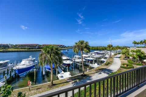 Condo in Punta Gorda, Florida, 3 bedrooms № 2235034 - photo 2