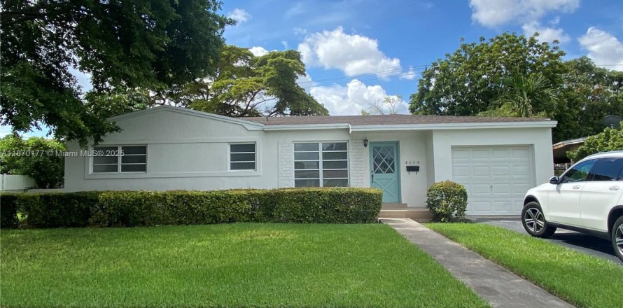 Casa en Miami, Florida 3 dormitorios, 145.11 m2 № 1924552