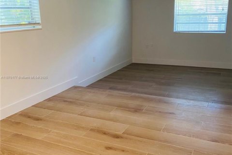 Casa en alquiler en Miami, Florida, 3 dormitorios, 145.11 m2 № 1924552 - foto 8