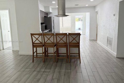 Купить виллу или дом в Дания-Бич, Флорида 3 спальни, 129.32м2, № 2010133 - фото 7