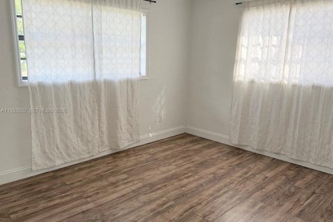 Купить виллу или дом в Дания-Бич, Флорида 3 спальни, 129.32м2, № 2010133 - фото 4