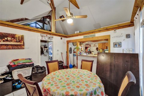 House in Hollywood, Florida 2 bedrooms, 83.15 sq.m. № 1938892 - photo 22