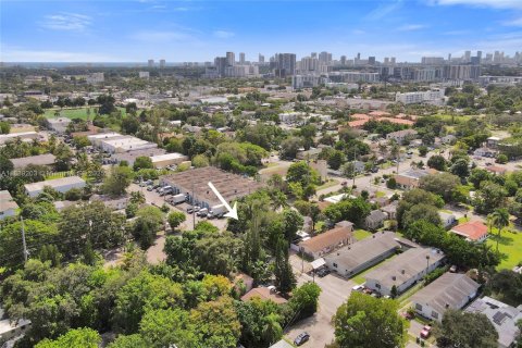 House in Hollywood, Florida 2 bedrooms, 83.15 sq.m. № 1938892 - photo 14