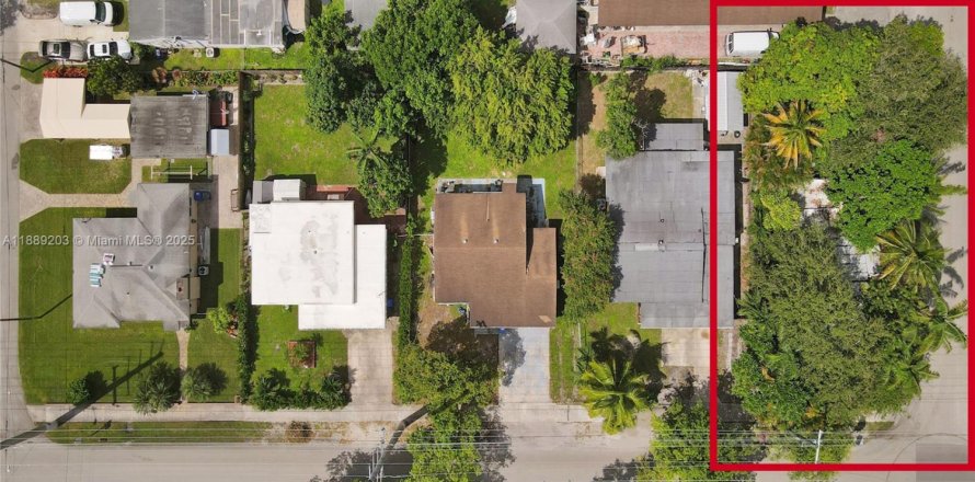 House in Hollywood, Florida 2 bedrooms, 83.15 sq.m. № 1938892