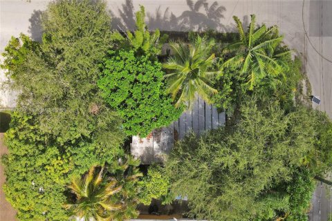 House in Hollywood, Florida 2 bedrooms, 83.15 sq.m. № 1938892 - photo 15