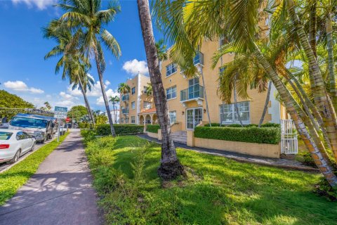 Copropriété à vendre à Miami Beach, Floride: 2 chambres, 63.17 m2 № 1943383 - photo 24