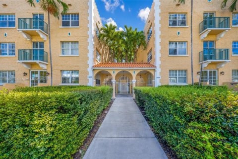 Copropriété à vendre à Miami Beach, Floride: 2 chambres, 63.17 m2 № 1943383 - photo 23