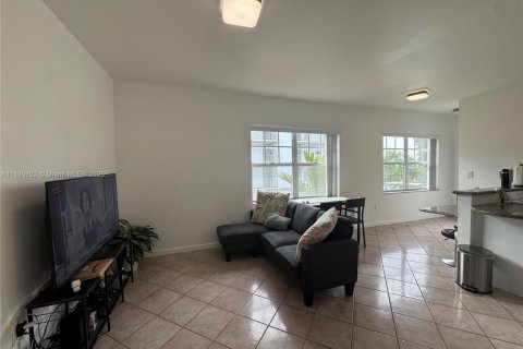 Copropriété à vendre à Miami Beach, Floride: 2 chambres, 63.17 m2 № 1943383 - photo 2