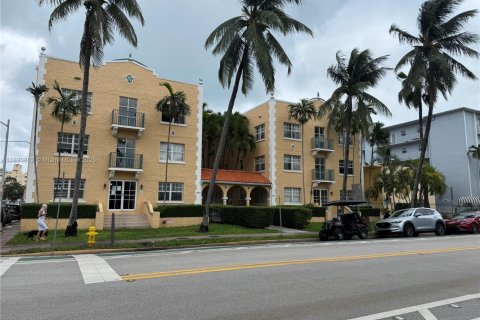 Copropriété à vendre à Miami Beach, Floride: 2 chambres, 63.17 m2 № 1943383 - photo 16
