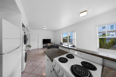 Copropriété à vendre à Miami Beach, Floride: 2 chambres, 63.17 m2 № 1943383 - photo 18